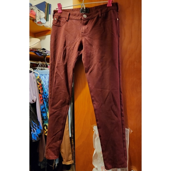 NWOT Burgundy Skinny Pants - Picture 1 of 4